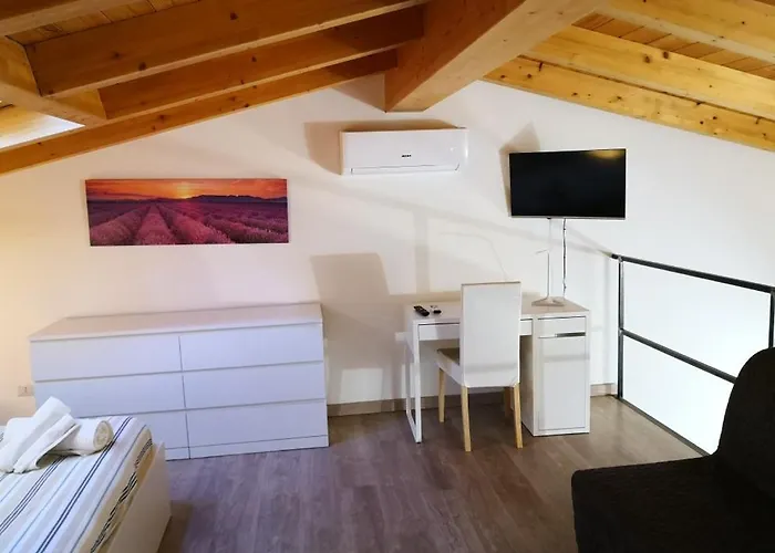 Flats 15 - New Opening *